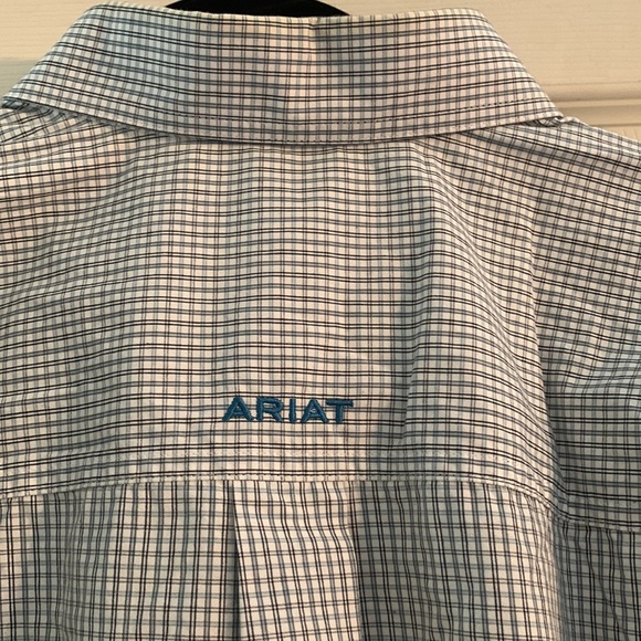Blue and white Ariat Button Down Shirt L - Picture 4 of 4